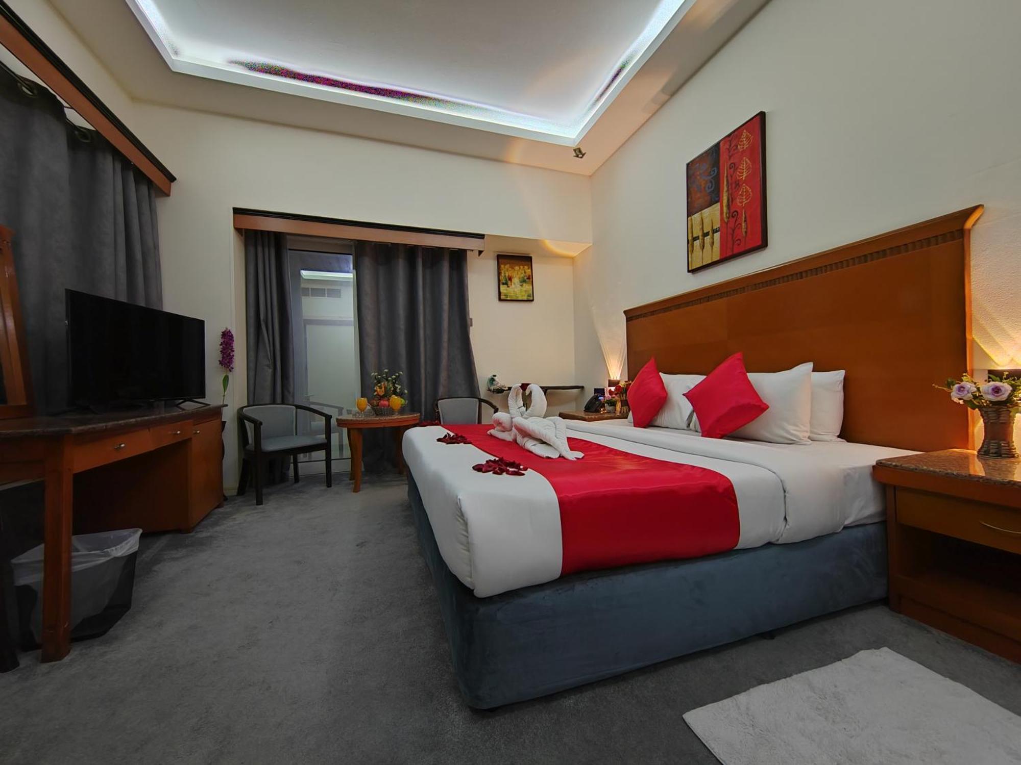 Le Paradise Palace Hotel Dubai Esterno foto